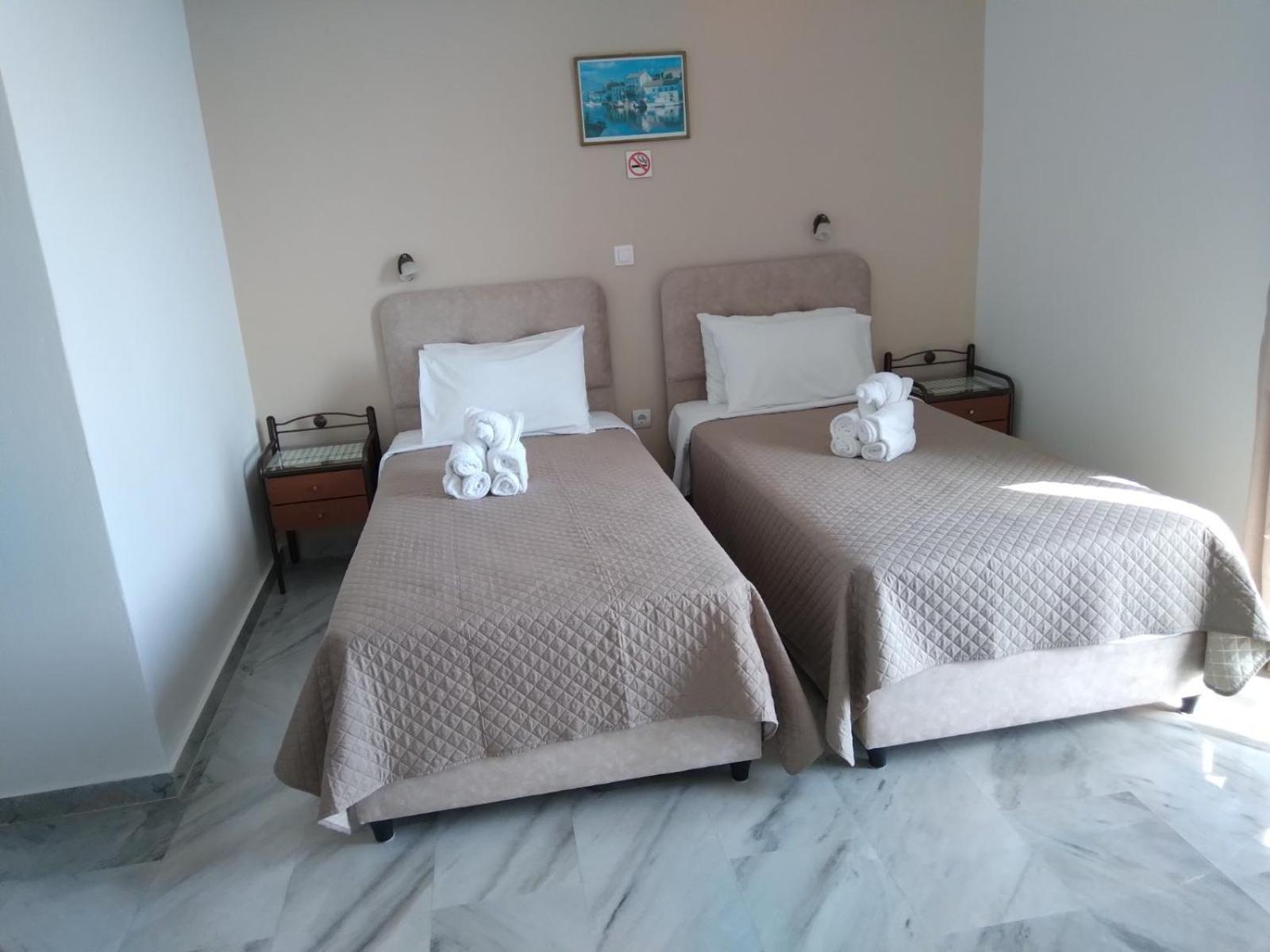 Makis Studios & Apartments Poros  Exterior photo