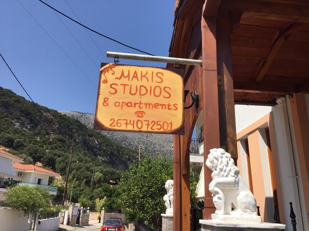 Makis Studios & Apartments Poros  Exterior photo