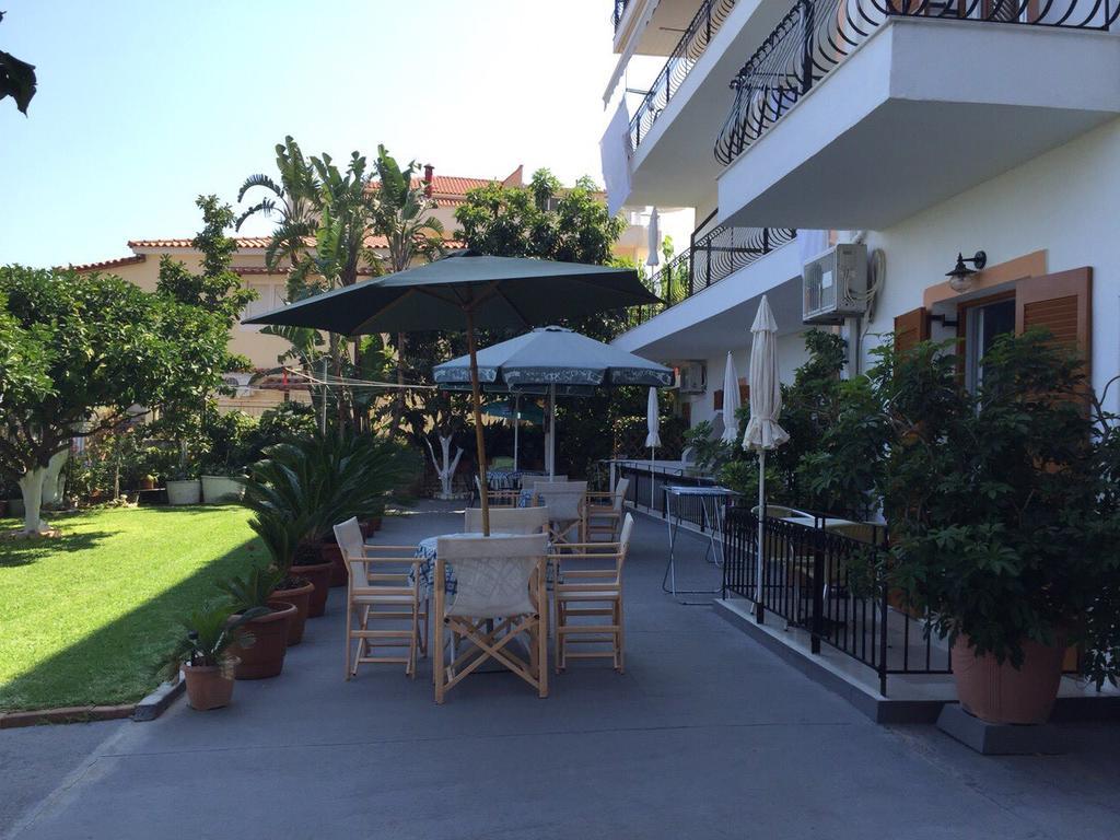 Makis Studios & Apartments Poros  Exterior photo